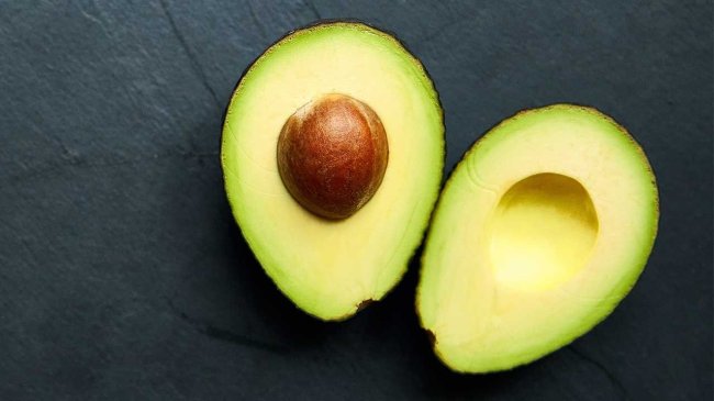 Cómo plantar el hueso de aguacate de manera fácil y sencilla